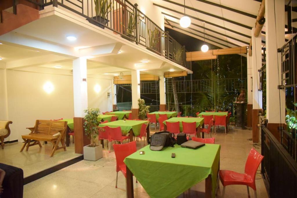 Lotuscool Hotel Kurunegala Exterior photo